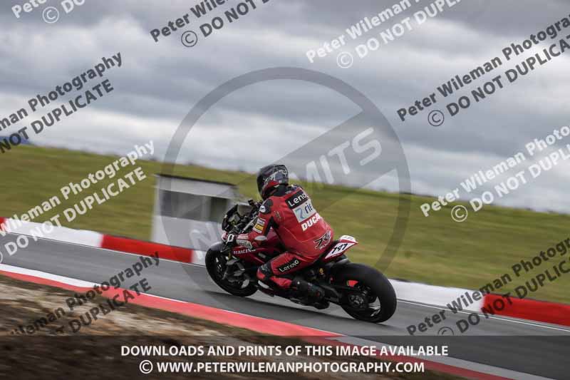 cadwell no limits trackday;cadwell park;cadwell park photographs;cadwell trackday photographs;enduro digital images;event digital images;eventdigitalimages;navarra;no limits trackdays;peter wileman photography;racing digital images;trackday digital images;trackday photos